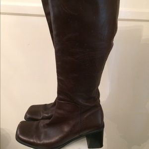 Leather Boots by Vera Gomma
